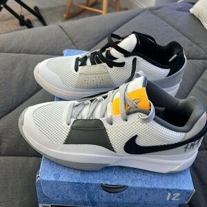 Brand new never been worn sz8 mens JA1